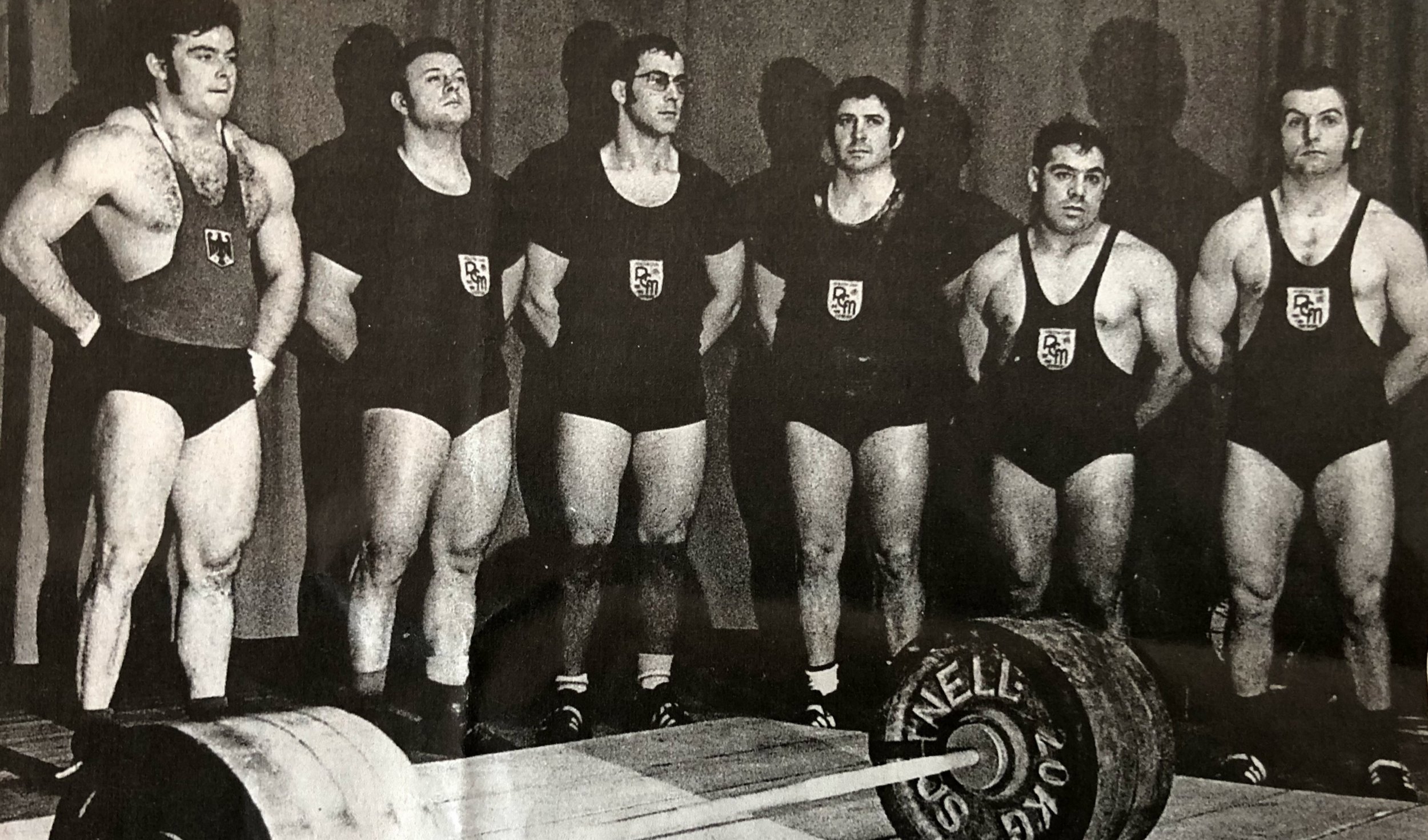 "Männer mit Muskeln: Die Mutterstadter GEwichtheber im Jahr 1972 (von links): Rainer Dörrzapf, Norbert Fehr, Herbert Kuhn, Manfred Magin, Pietro Masala und Dieter Rauscher." AC Mutterstadt Mannschaft 1972
